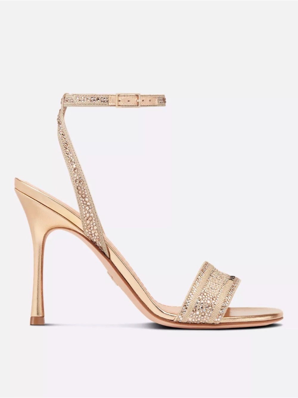 Dway Heeled Sandal
Cotton Embroidered with Metallic Thread and Gold-Tone Strass